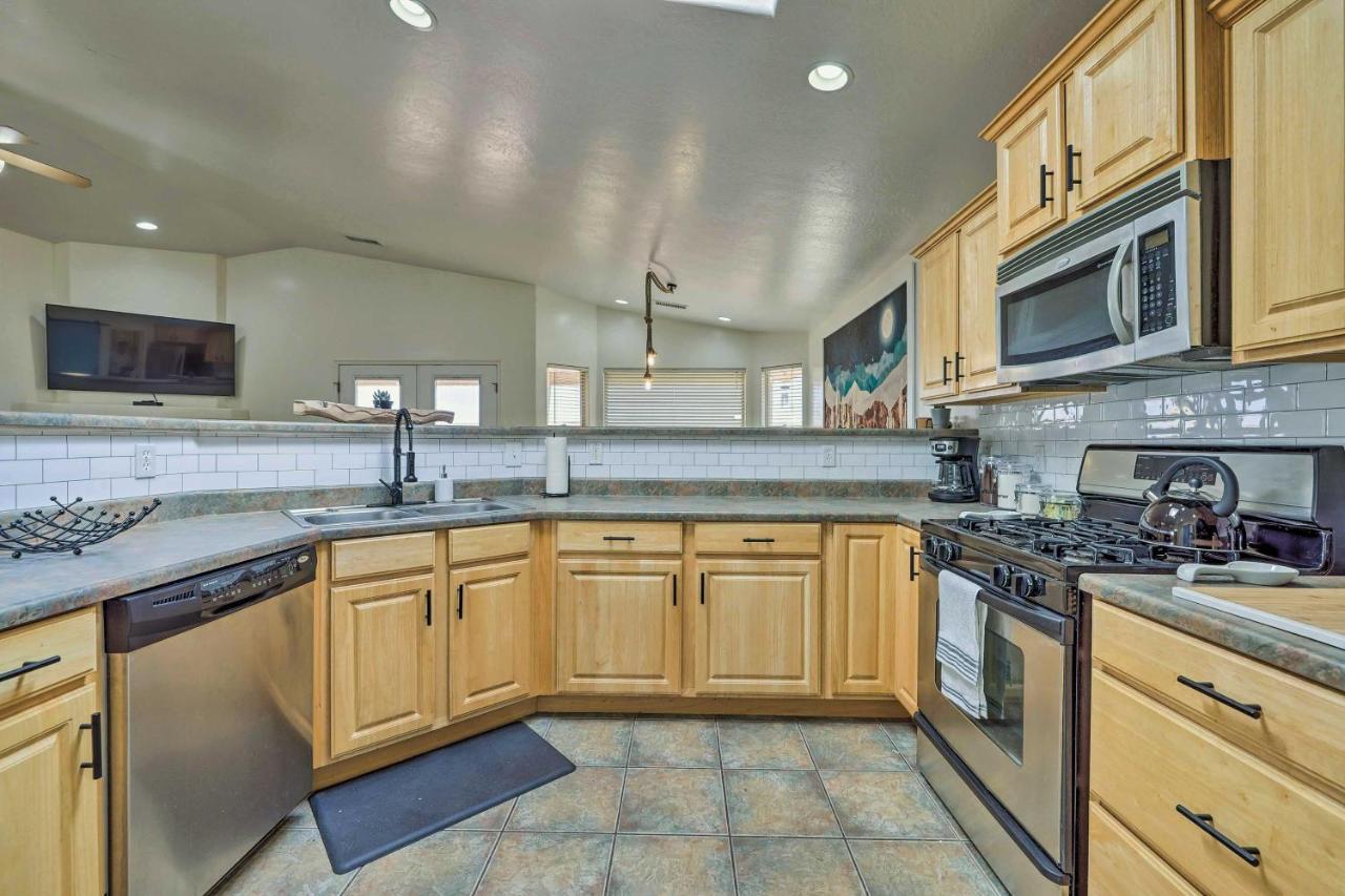 Modern Page Retreat With View, 9 Mi To Wahweap Beach Villa Esterno foto