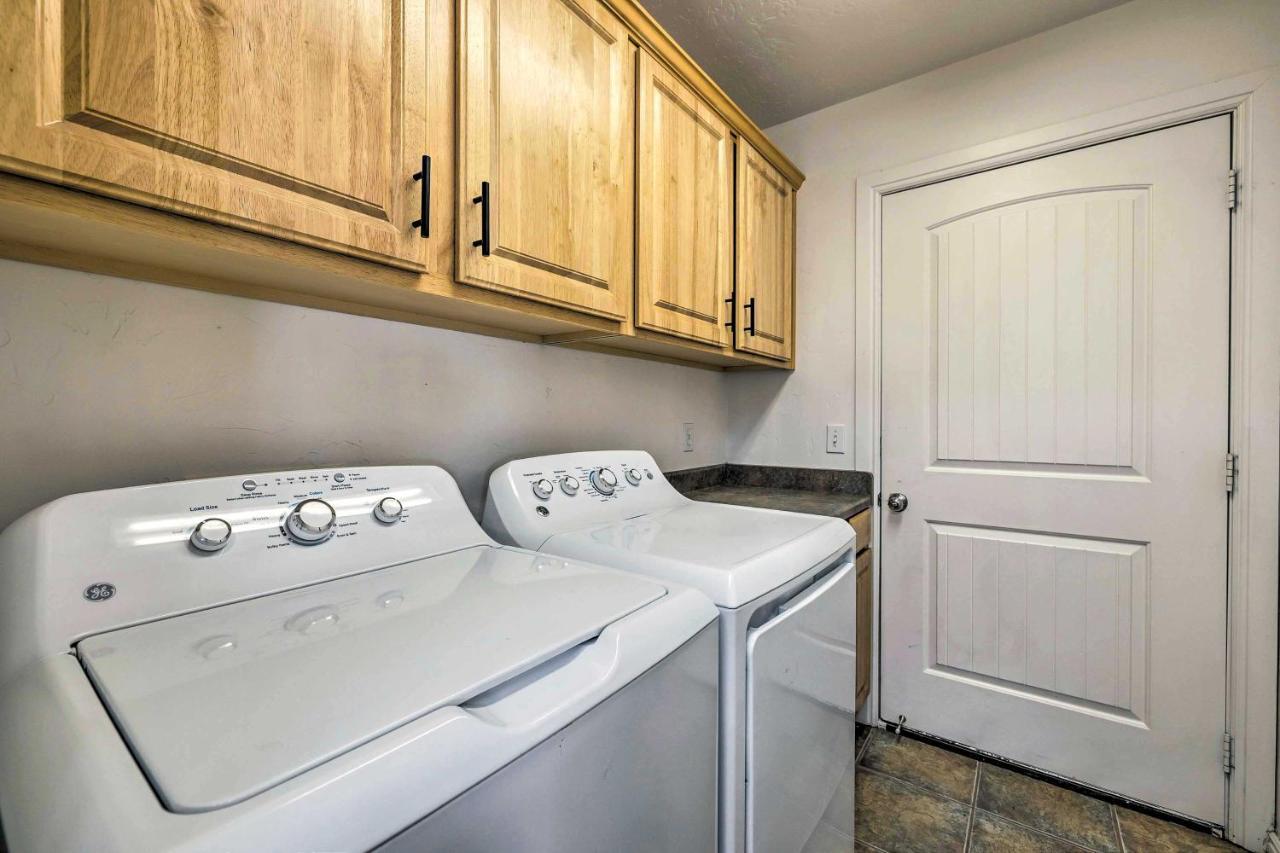 Modern Page Retreat With View, 9 Mi To Wahweap Beach Villa Esterno foto